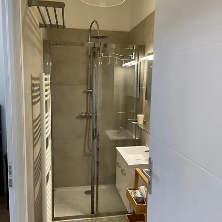 Appartement Emplacement Rare Elegant Avec Balcon Sur Le Canal Royal Sète