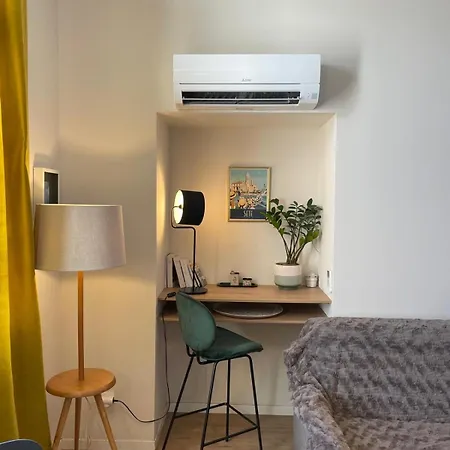 Emplacement Rare Elegant Avec Balcon Sur Le Canal Royal Sete