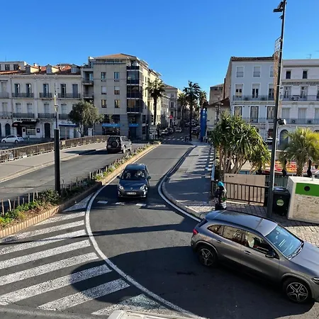 Emplacement Rare Elegant Avec Balcon Sur Le Canal Royal *
