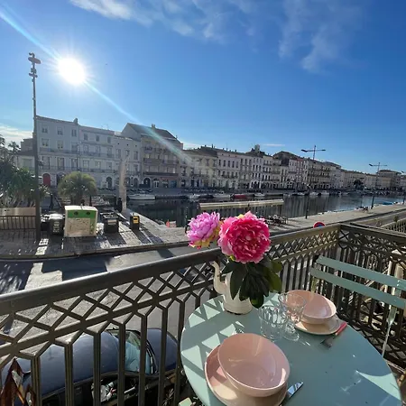 Apartment Emplacement Rare Elegant Avec Balcon Sur Le Canal Royal *