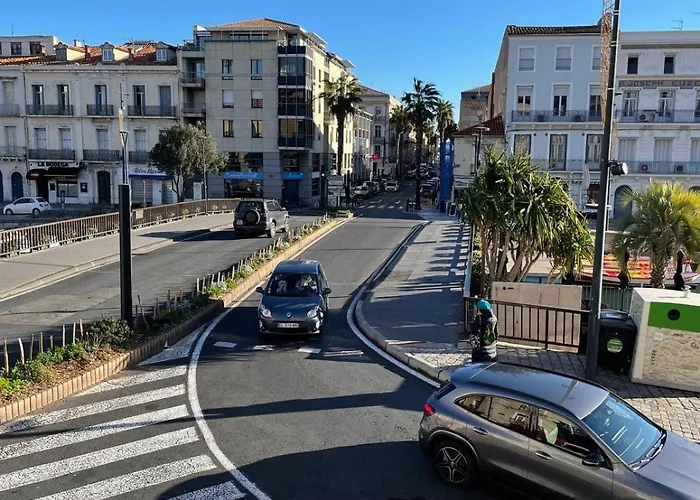 Emplacement Rare Elegant Avec Balcon Sur Le Canal Royal *